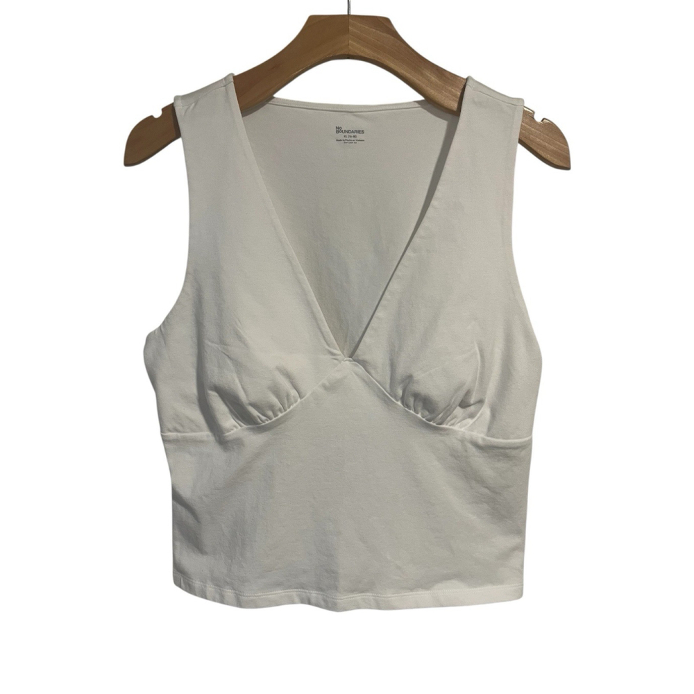 No Boundaries Plunge Tank Top Women's Size XL White Sleeveless Top Shirt NWT